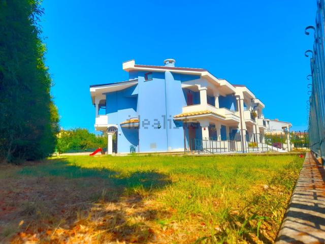 Villetta a schiera in vendita di 260 m² in Via dell&apos Acquarole, 78