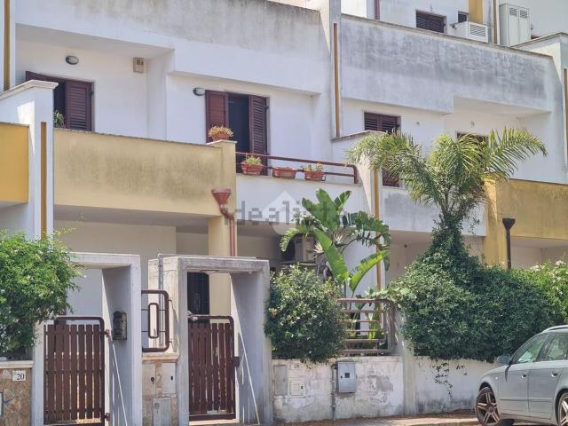 Villetta a schiera in vendita di 260 m² in Via della Costituzione, 18