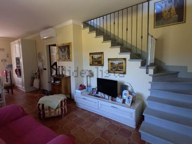 Villetta a schiera in vendita di 260 m² in Via Fratelli Cervi