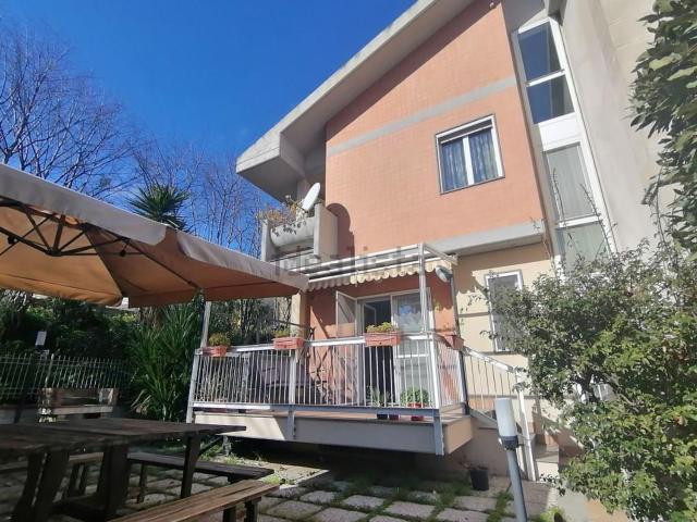 Villetta a schiera in vendita di 260 m² in Via Istonia, 81
