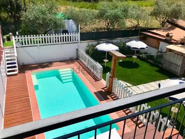 Villetta a schiera in vendita di 260 m² in Via Marecchiese, 32