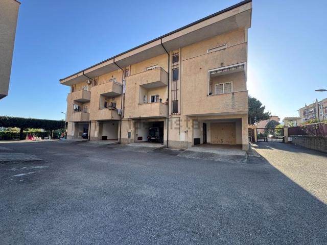 Villetta a schiera in vendita di 260 m² in Via Saverio D&apos Ippolito, 8