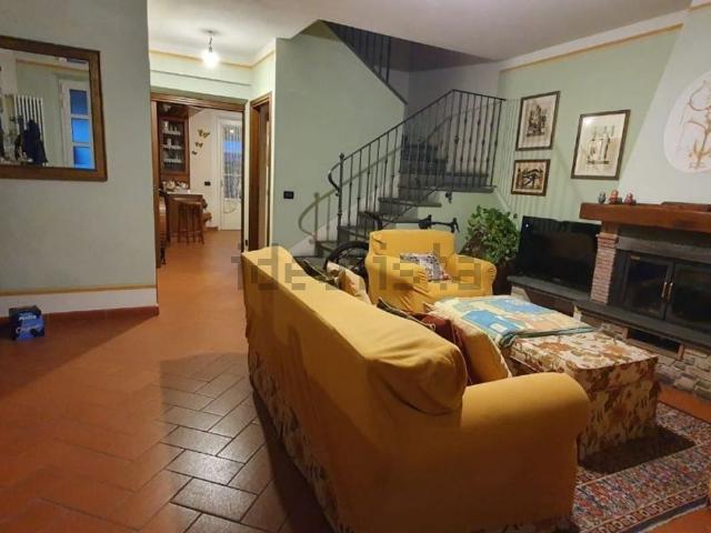 Villetta a schiera in vendita di 260 m² in Via Sbarra