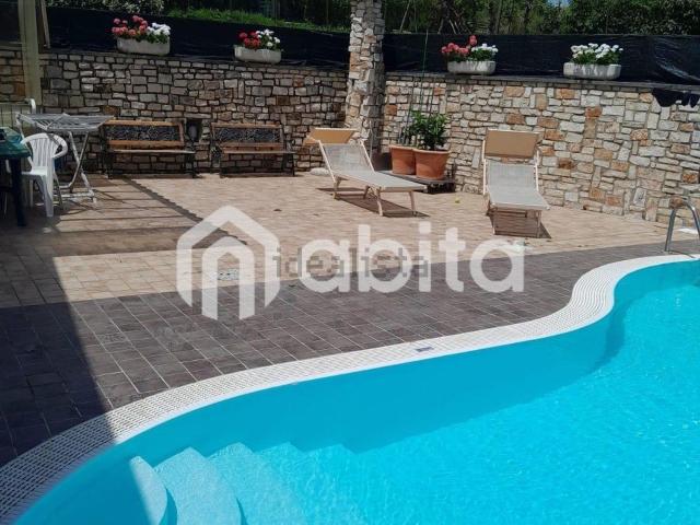 Villetta a schiera in vendita di 260 m² in Via Ponte alle Forche