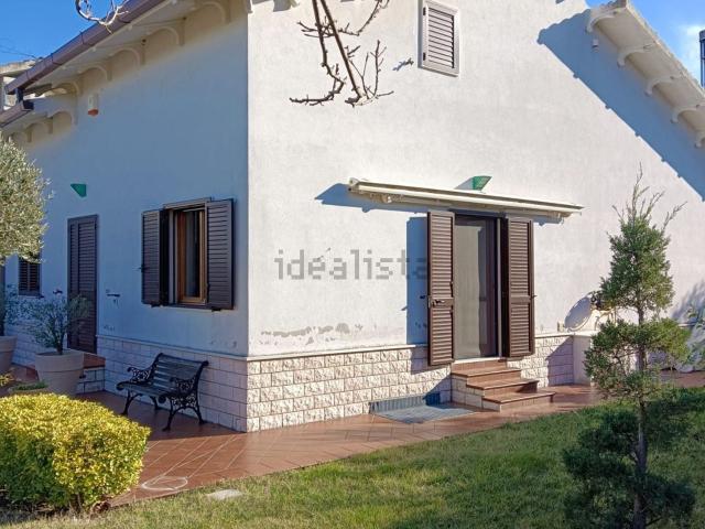 Villetta a schiera in vendita di 260 m² in Contrada Ponticelli, 20