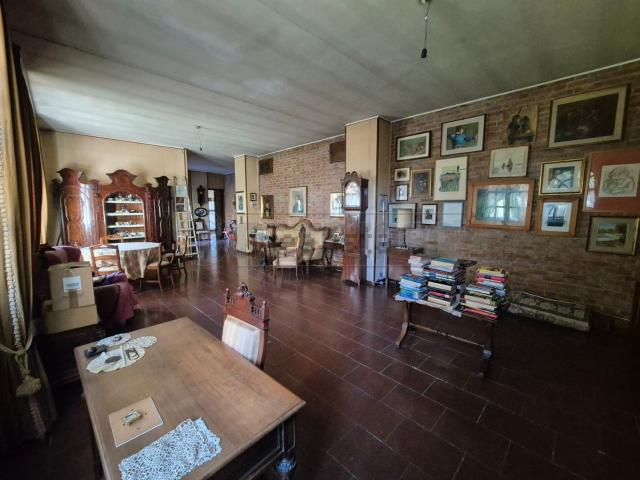 Villetta a schiera in vendita di 263 m² in Via Fabio Filzi