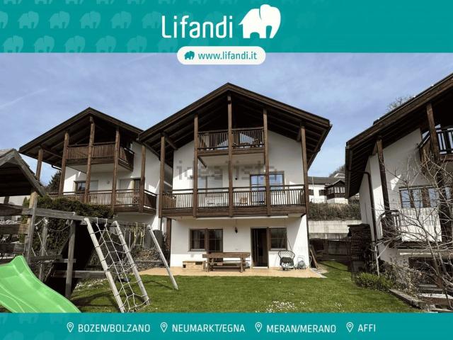Villetta a schiera in vendita di 263 m² in Via Fleckweg