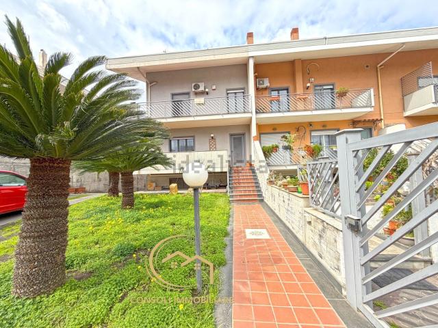 Villetta a schiera in vendita di 265 m² in Via Aldo Moro