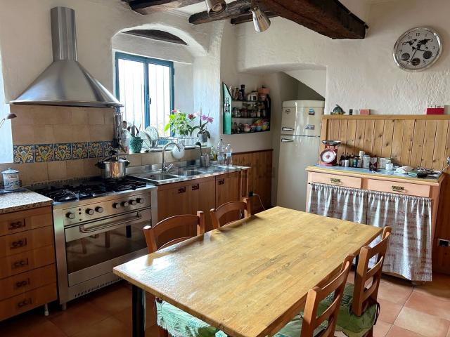 Villetta a schiera in vendita di 265 m² in Frazione Piana, 48
