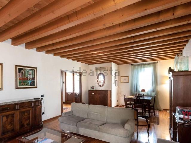 Villetta a schiera in vendita di 265 m² in Strada di Santa Bona Nuova, 162