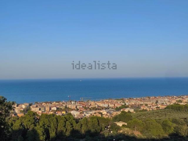 Villetta a schiera in vendita di 265 m² in Strada Provinciale per Pescara San Silvestro, 75
