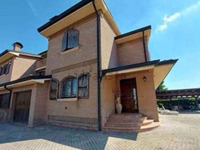 Villetta a schiera in vendita di 266 m² in Via delle Macine, 26
