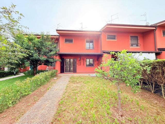Villetta a schiera in vendita di 268 m² in Via Massimiliano Kolbe