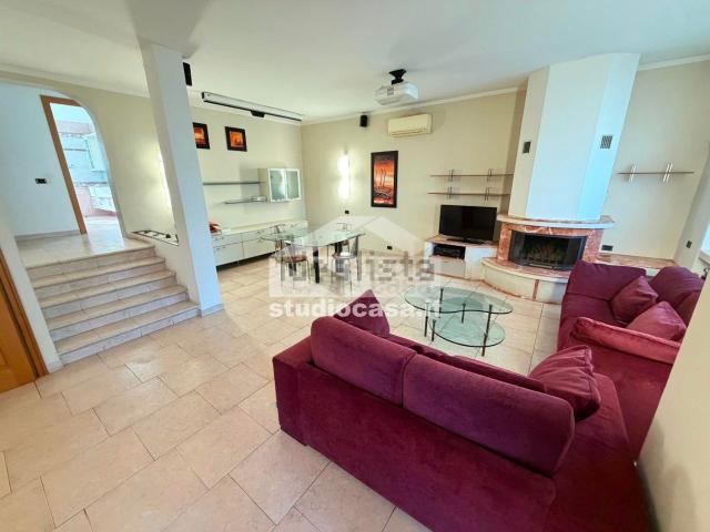 Villetta a schiera in vendita di 270 m² in Via Gioachino Rossini