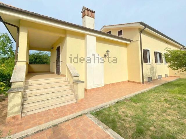 Villetta a schiera in vendita di 270 m² in Via del Formello