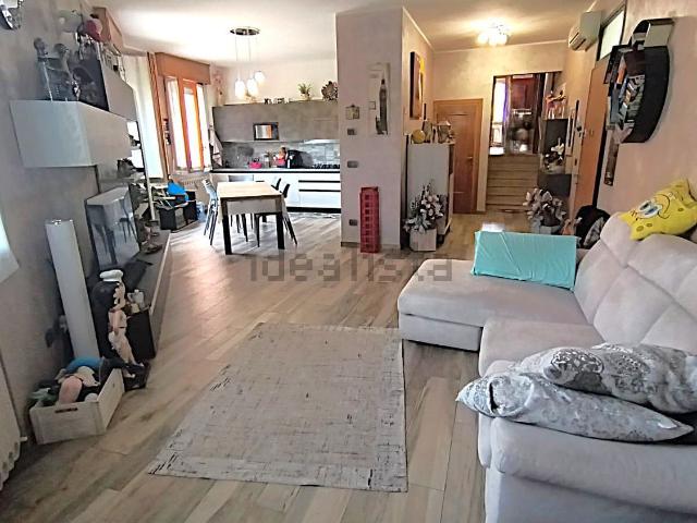 Villetta a schiera in vendita di 270 m² in Via della Repubblica
