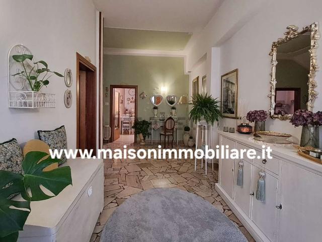 Villetta a schiera in vendita di 270 m² in Via delle Badie, 30