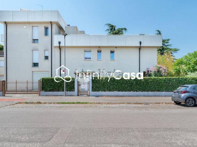 Villetta a schiera in vendita di 270 m² in Via Ermolao Barbaro