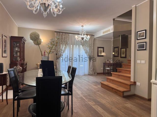 Villetta a schiera in vendita di 270 m² in Via Manfredo Fanti