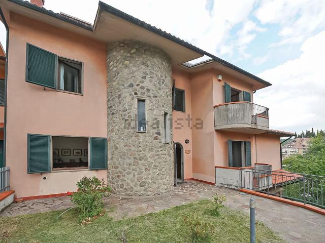 Villetta a schiera in vendita di 270 m² in Via San Filippo