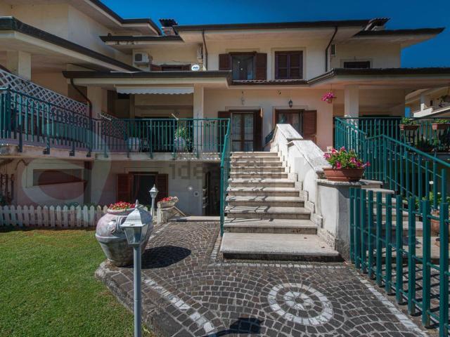 Villetta a schiera in vendita di 270 m² in Via Valle, 36