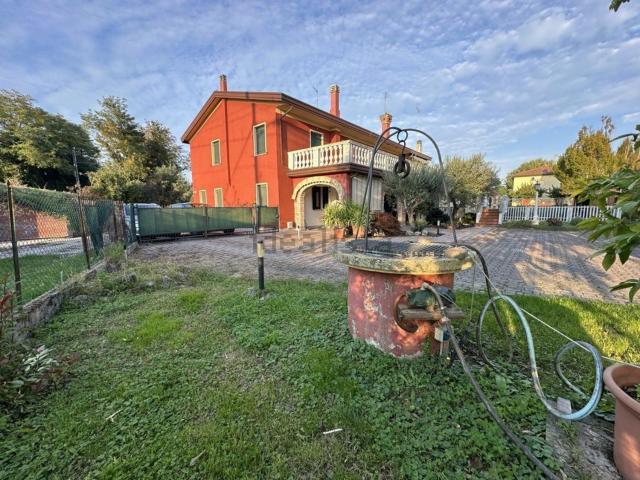 Villetta a schiera in vendita di 270 m² in Via Valmarana, 90