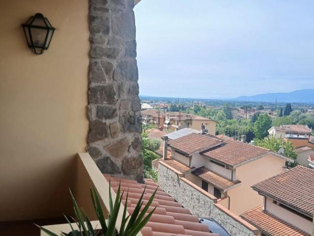 Villetta a schiera in vendita di 270 m² in Via Vincenzo Bellini