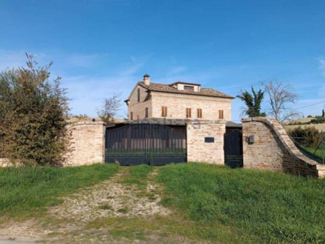 Villetta a schiera in vendita di 274 m² in Contrada Selve Lunghe