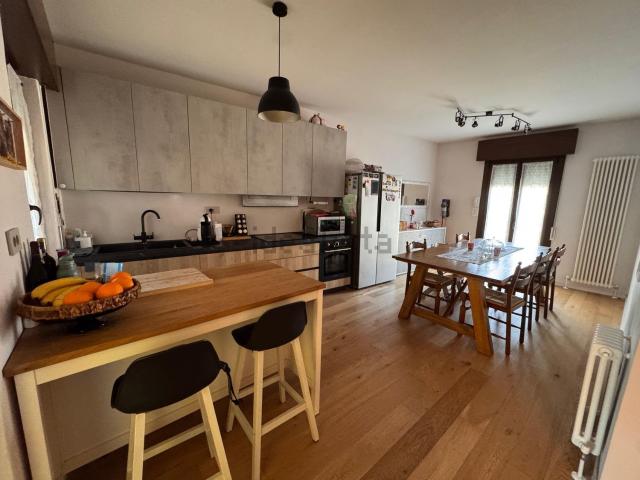 Villetta a schiera in vendita di 276 m² in Via Meggiano, 13