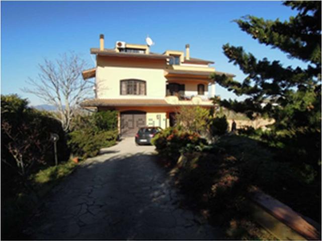 Villetta a schiera in vendita di 276 m² in Via Michelangelo Buonarroti