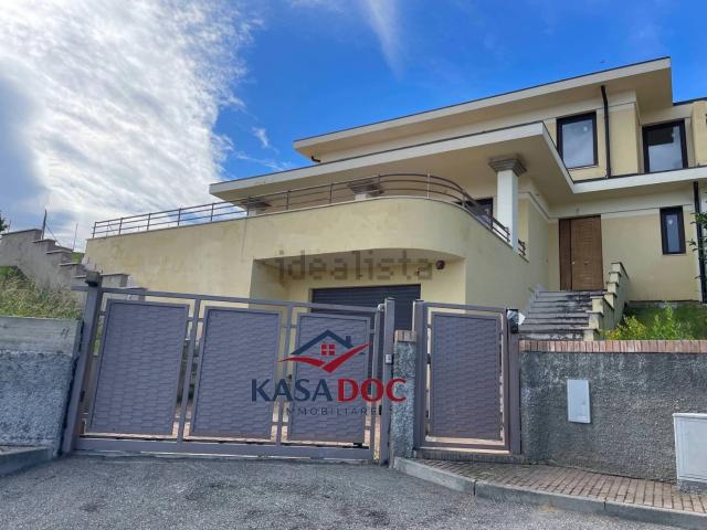 Villetta a schiera in vendita di 278 m²
