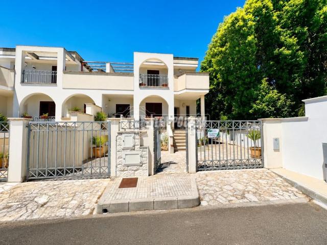 Villetta a schiera in vendita di 278 m² in Via Cavalieri di Vittorio Veneto, 96