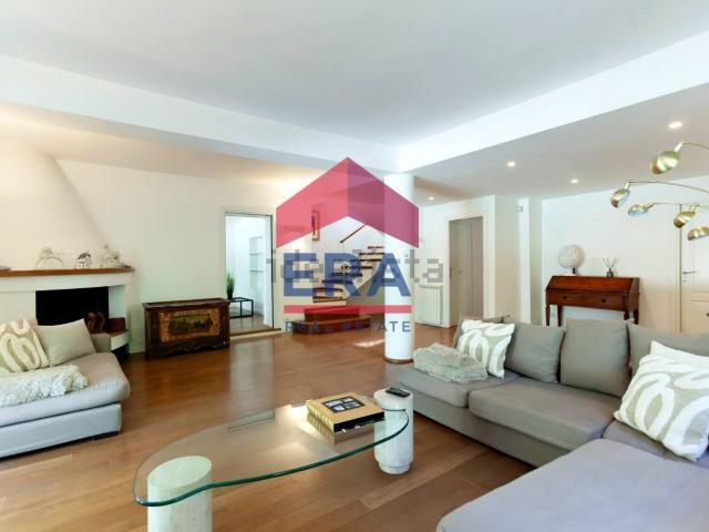 Villetta a schiera in vendita di 278 m² in Via Leonardo Fibonacci, 57