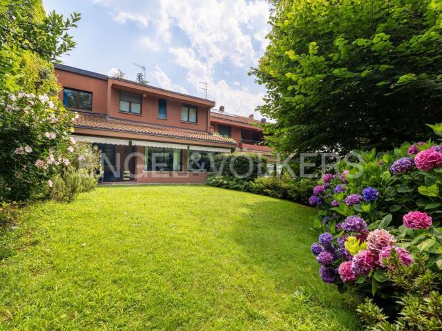 Villetta a schiera in vendita di 280 m² in Via Agello Francesco
