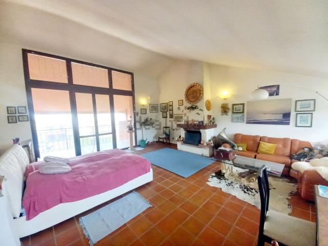 Villetta a schiera in vendita di 280 m² in Via Sandro Pertini, 20