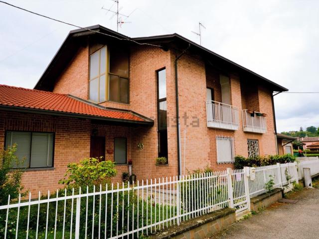 Villetta a schiera in vendita di 280 m² in Via Parlamento, 8