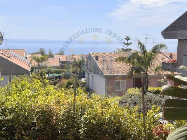 Villetta a schiera in vendita di 280 m² in Via Ticino