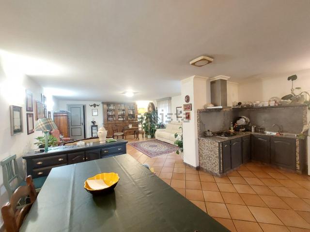 Villetta a schiera in vendita di 280 m² in Via XXII STRADA