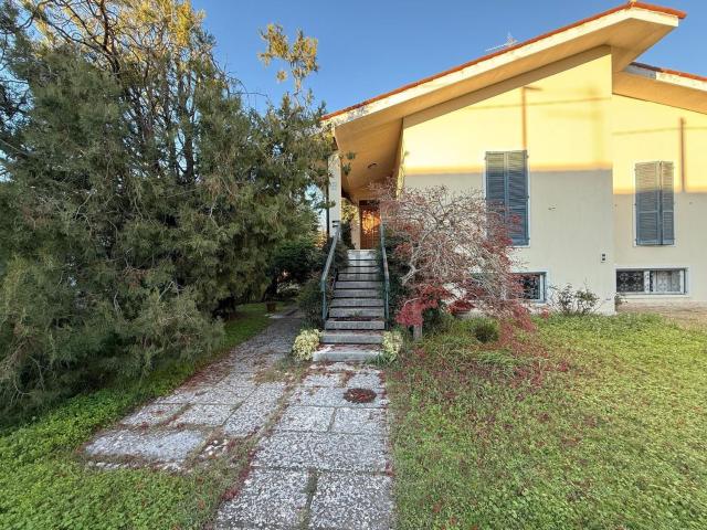 Villetta a schiera in vendita di 280 m² in Piazza Fetonte, 42