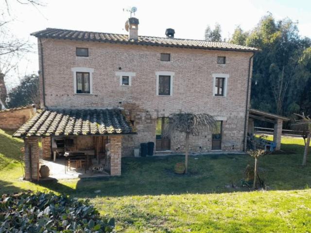 Villetta a schiera in vendita di 283 m² in Strada provinciale del Polacco, 321