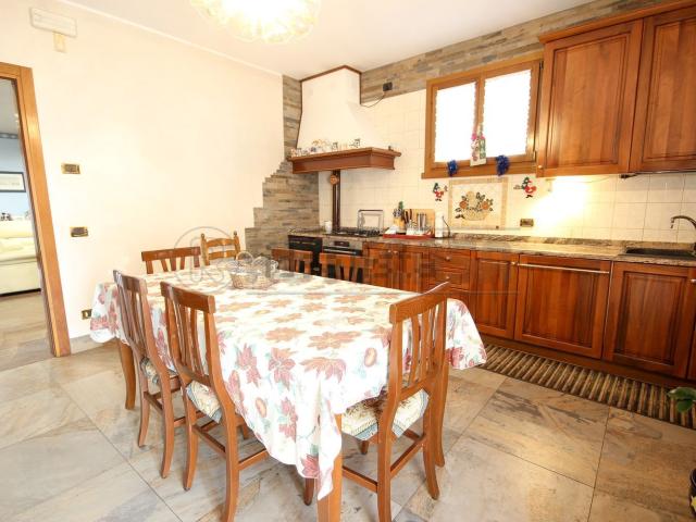 Villetta a schiera in vendita di 285 m² in Via Moretto