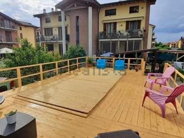 Villetta a schiera in vendita di 285 m² in Via Paolo Borsellino, 29