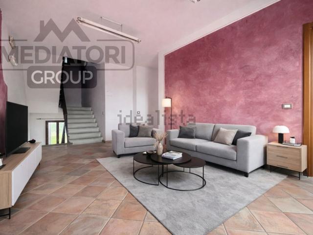 Villetta a schiera in vendita di 288 m² in Via Cavour, 24