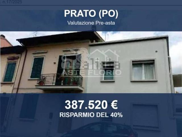 Villetta a schiera in vendita di 288 m² in Via Andrea della Robbia, 17