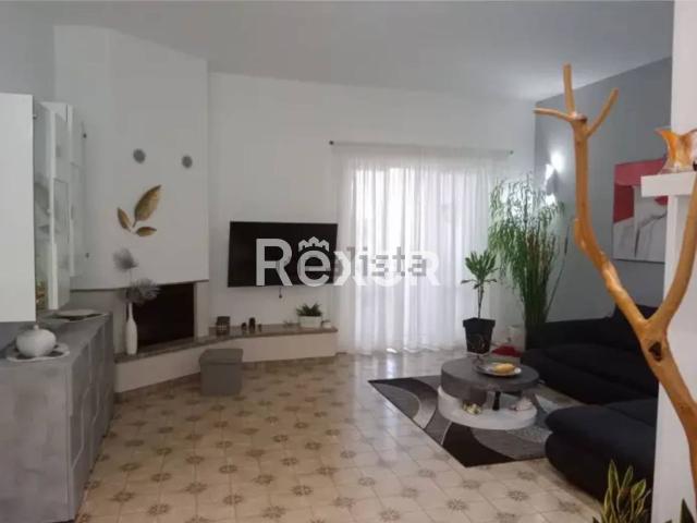 Villetta a schiera in vendita di 290 m² in Via Gioacchino Rossini