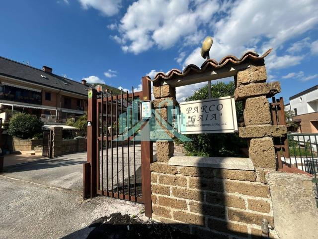 Villetta a schiera in vendita di 290 m² in Via Taverna Campanile