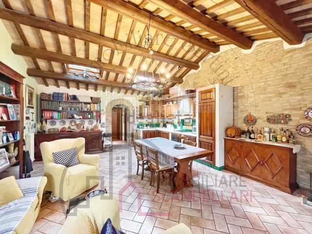 Villetta a schiera in vendita di 292 m² in Via Giovanni Pascoli, 81