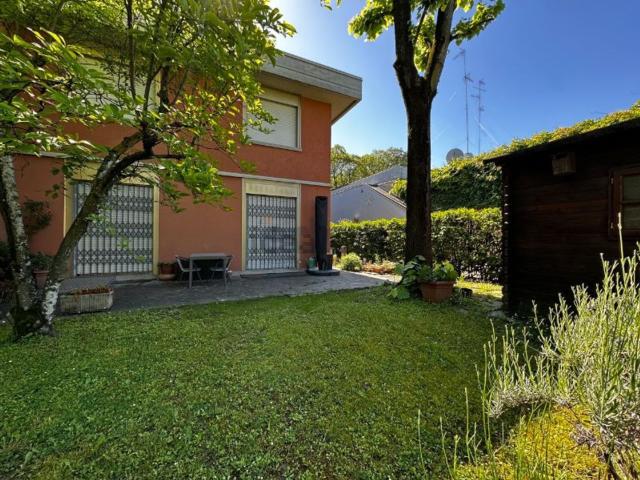 Villetta a schiera in vendita di 296 m² in Via Albert Einstein, 42