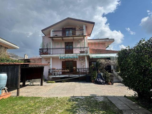 Villetta a schiera in vendita di 300 m²