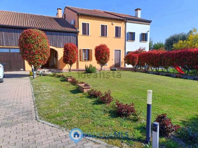 Villetta a schiera in vendita di 300 m² in Via Cà Ferrante